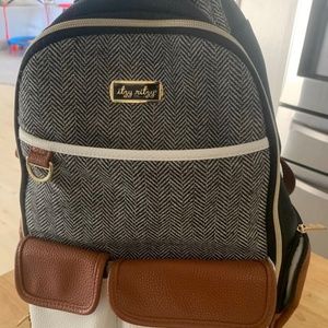 Itzy Ritzy Boss Back (Coffee and Cream)